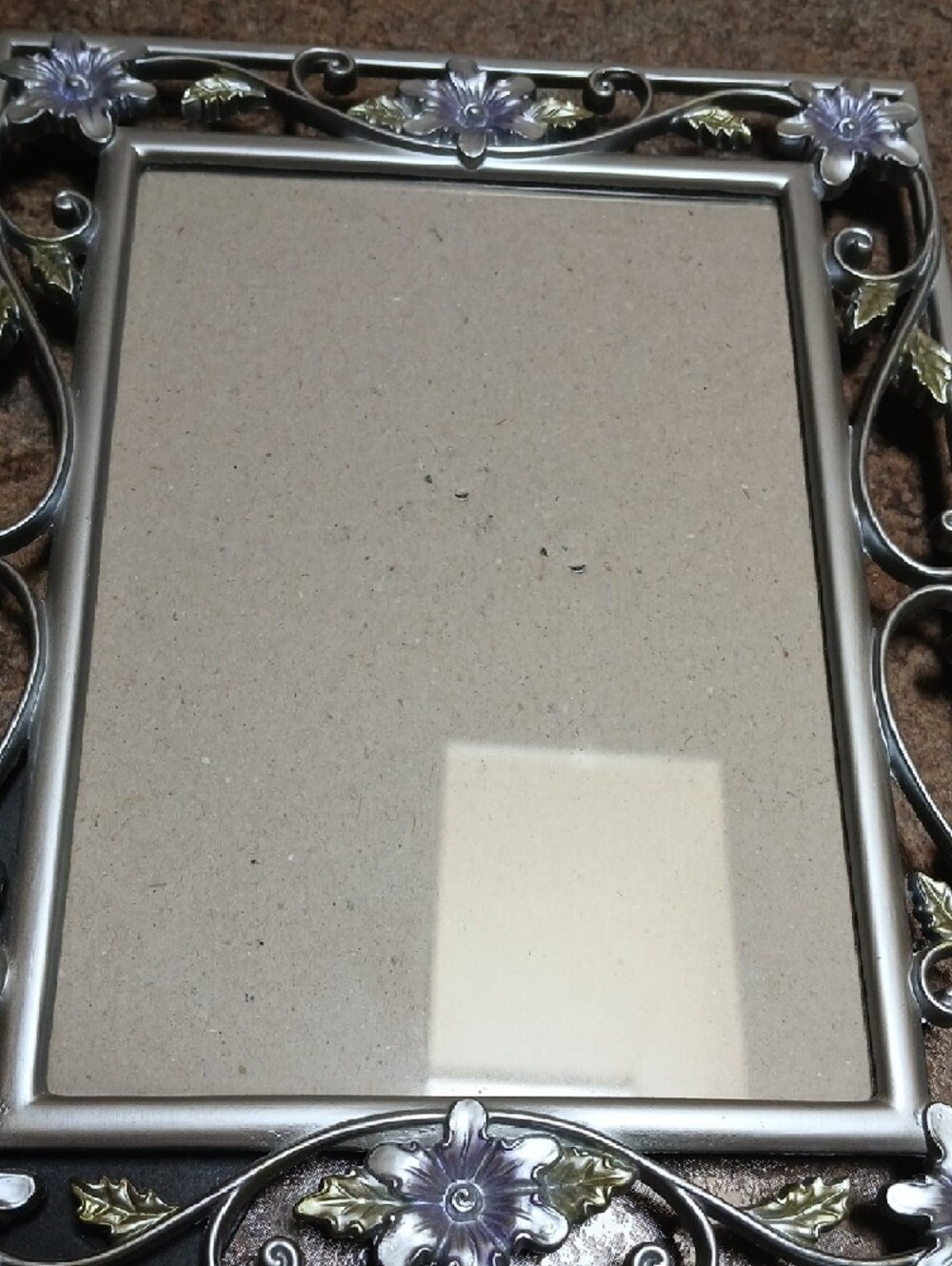 Elegant Floral Metal Picture Frame in Silver and Lavender - Picture 3 of 5